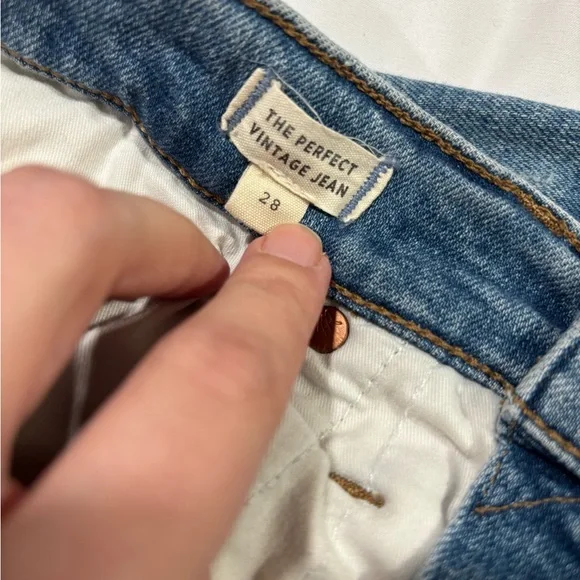 Madewell Distressed Jeans | Medium Wash | Size 28 - Picture 4 of 11